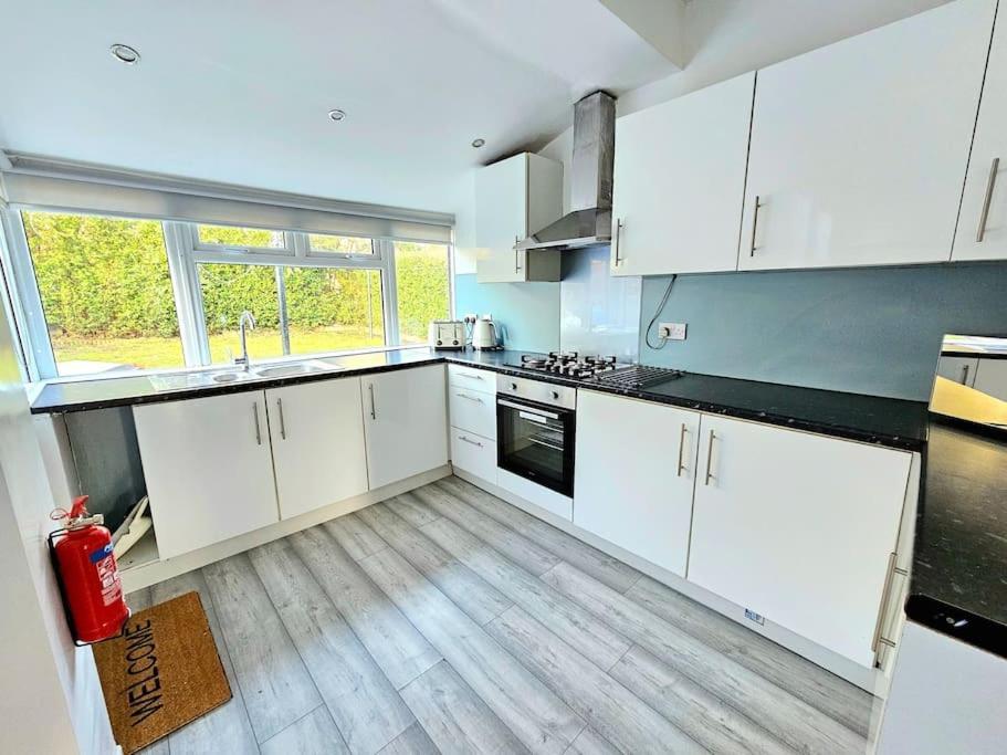 Spacious Haven With Free Parking Glasgow Dış mekan fotoğraf